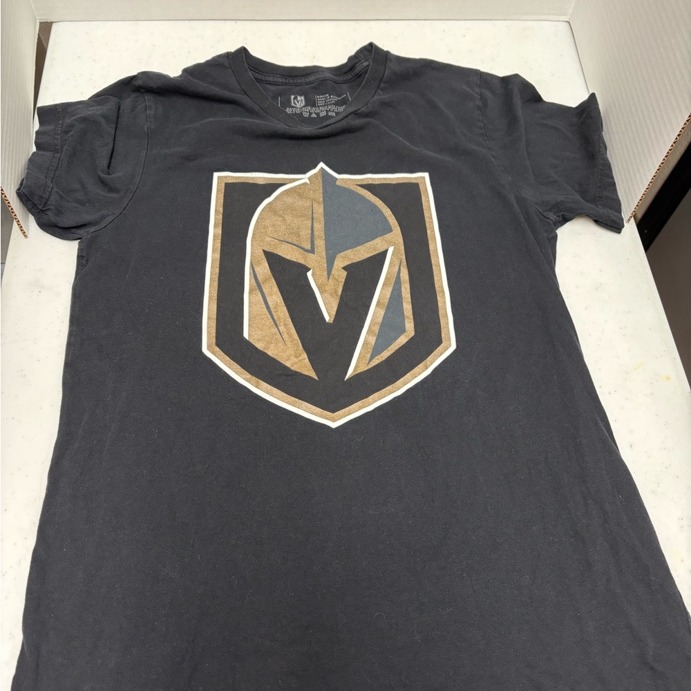 Vegas golden knights hockey Black Gold Graphic T-Shirt used pre owned